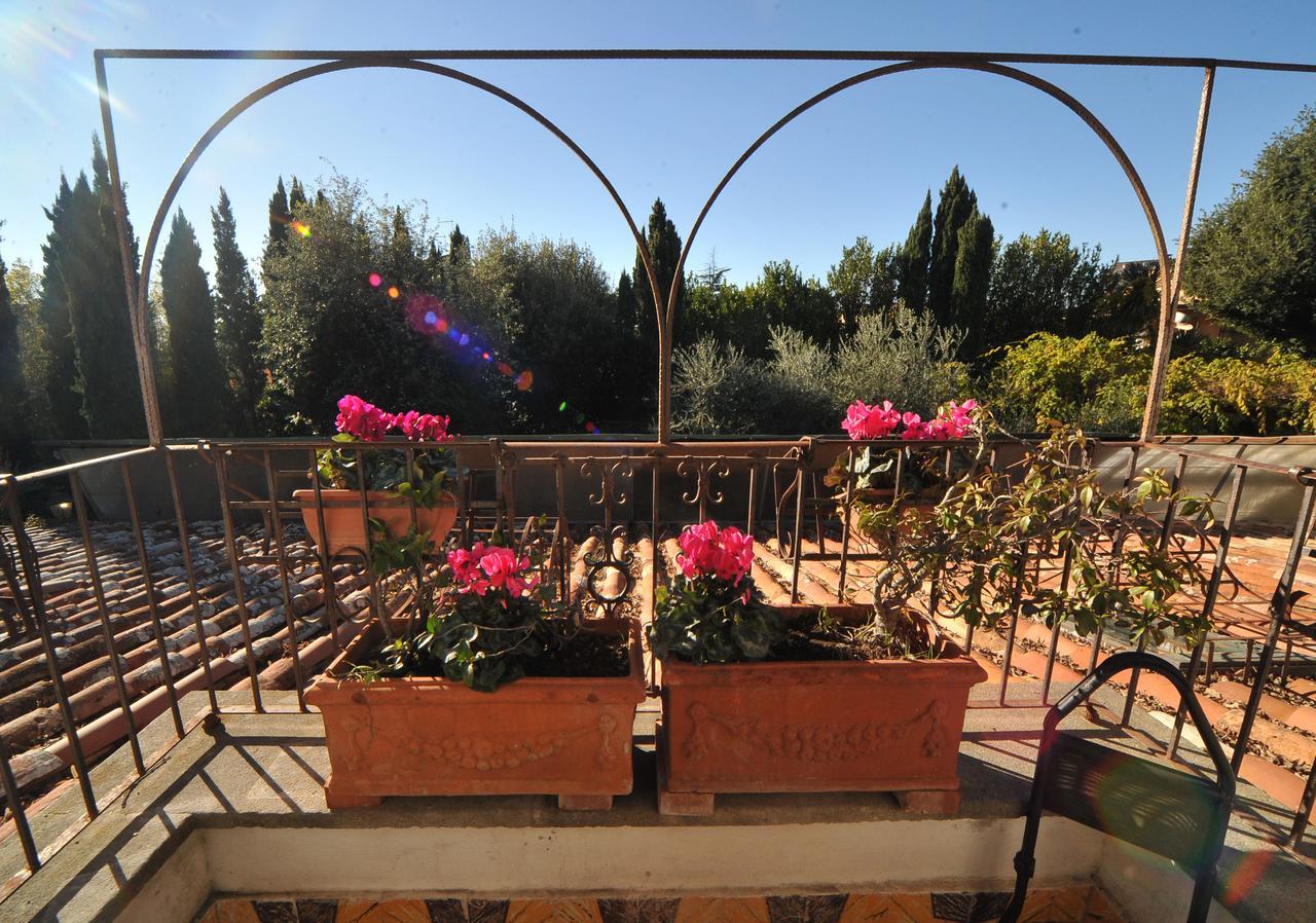 Готель La Canonica Dei Fiori - Anna Fendi Country House Рончільоне Екстер'єр фото